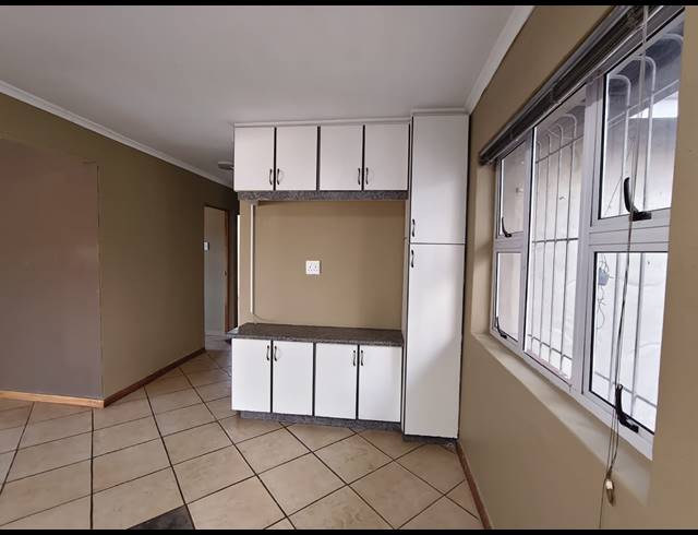 4 BEDROOM FREEHOLD TO LET IN SEA VIEW